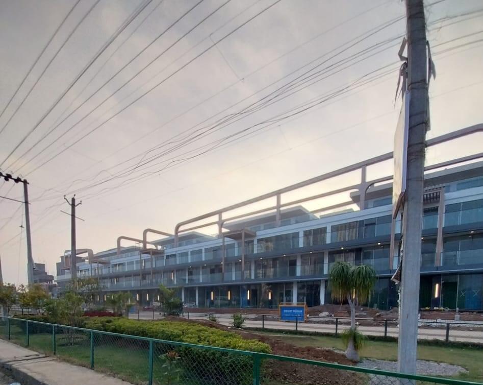Smart world Orchard in sector 61